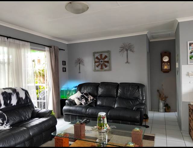 2 BEDROOM APARTMENT FOR SALE IN VERWOERDPARK